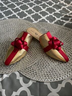 Katy Perry Collections Gold  Pointed Mules with Red Ribbon Bow w/Flaw size 9